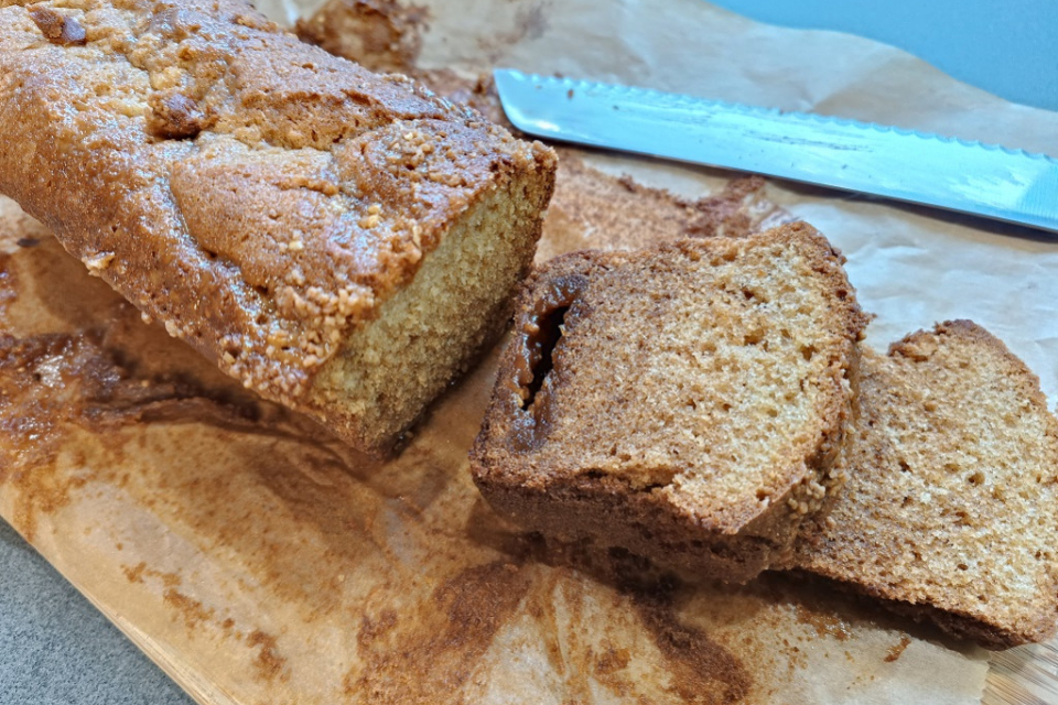 Notre fameux cake à la crème de noisettes et miel